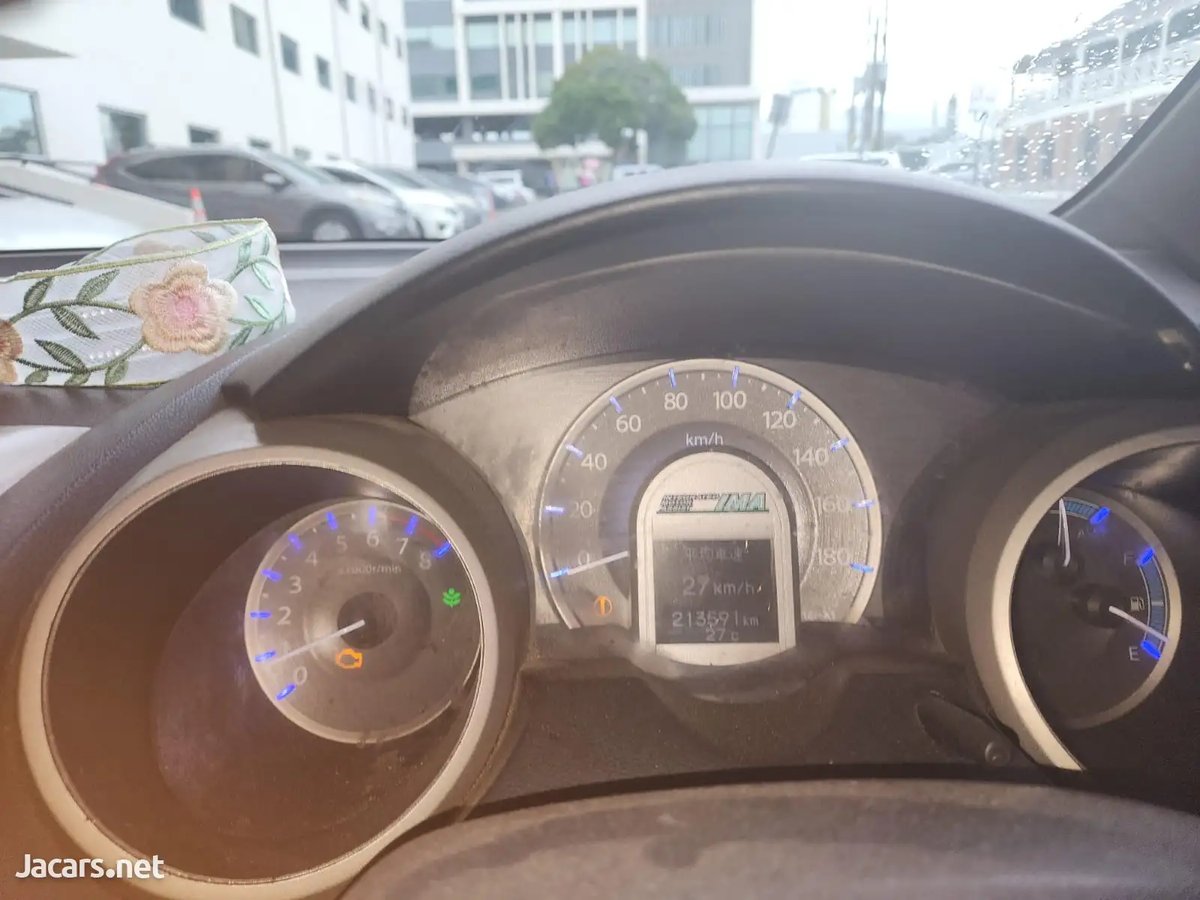 2012 HONDA Fit