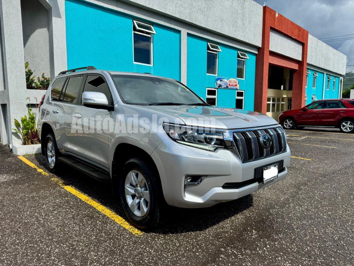 2022 TOYOTA PRADO