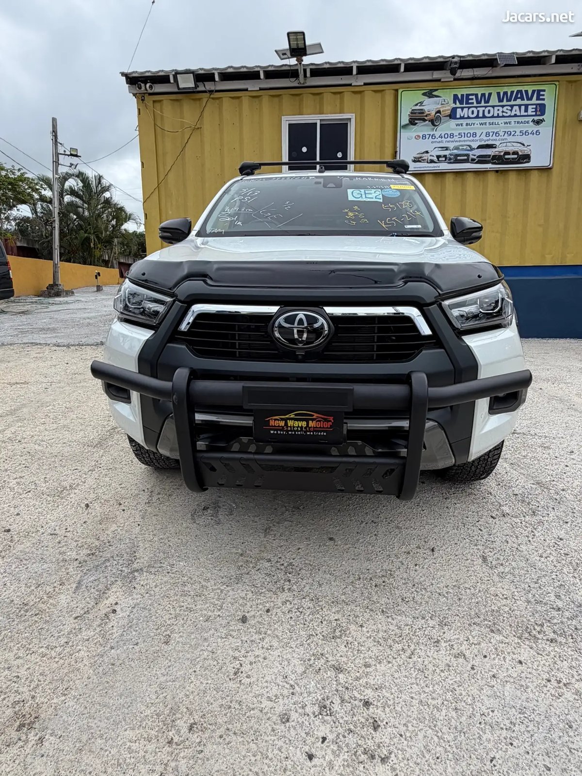 2024 TOYOTA Hilux
