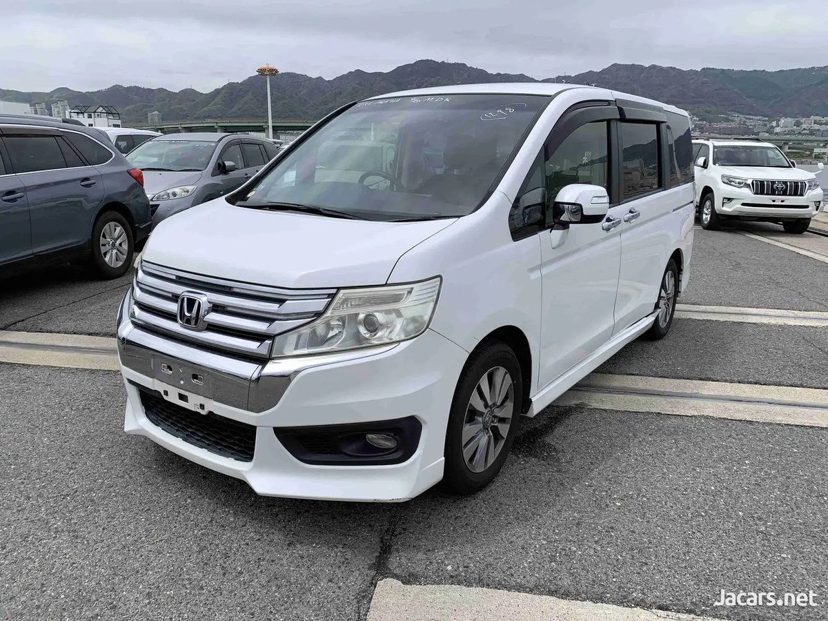 2014 HONDA Stepwgn