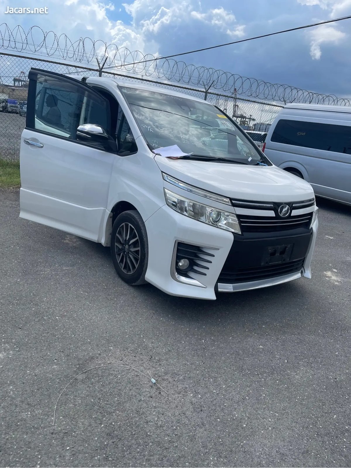 2016 TOYOTA Voxy