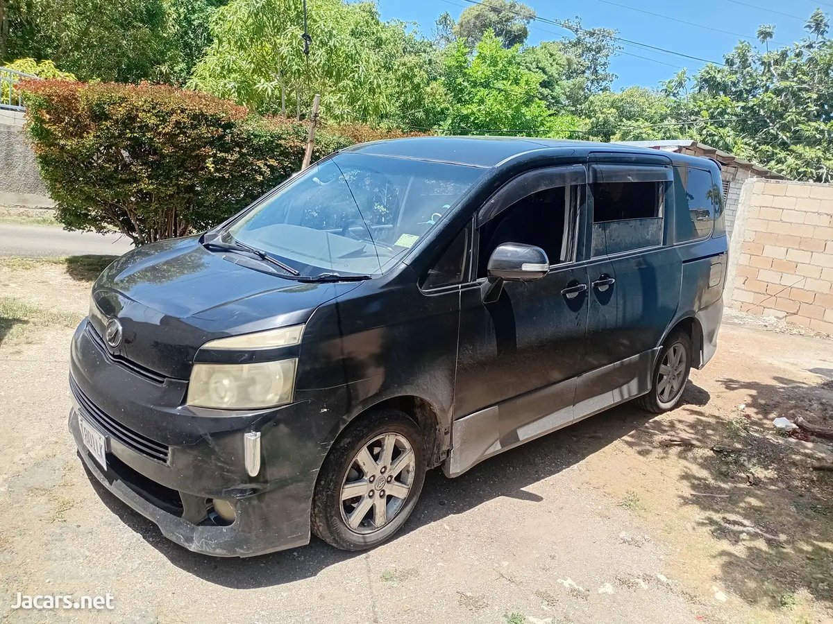 2010 TOYOTA Voxy