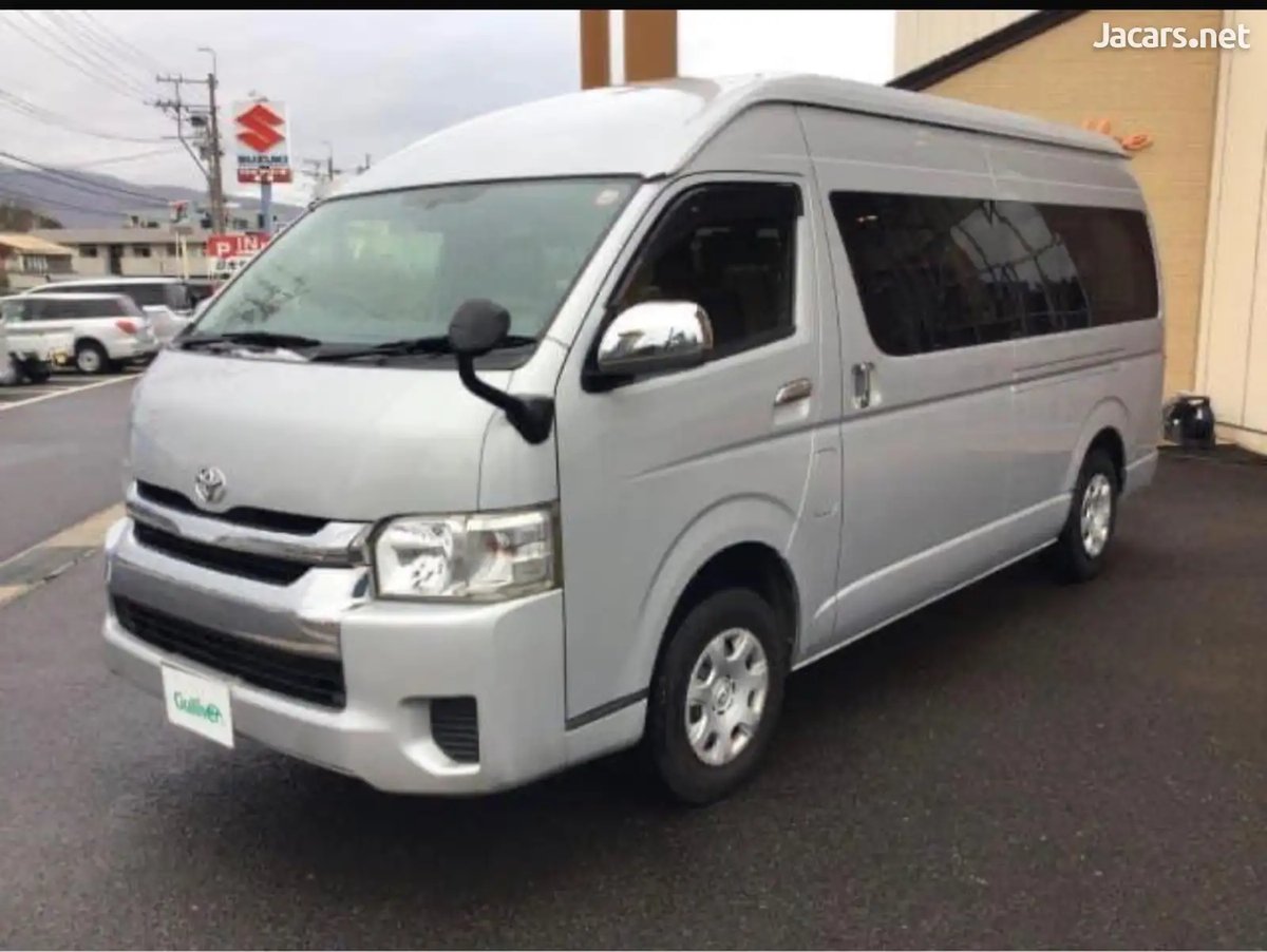 2017 TOYOTA HIACE