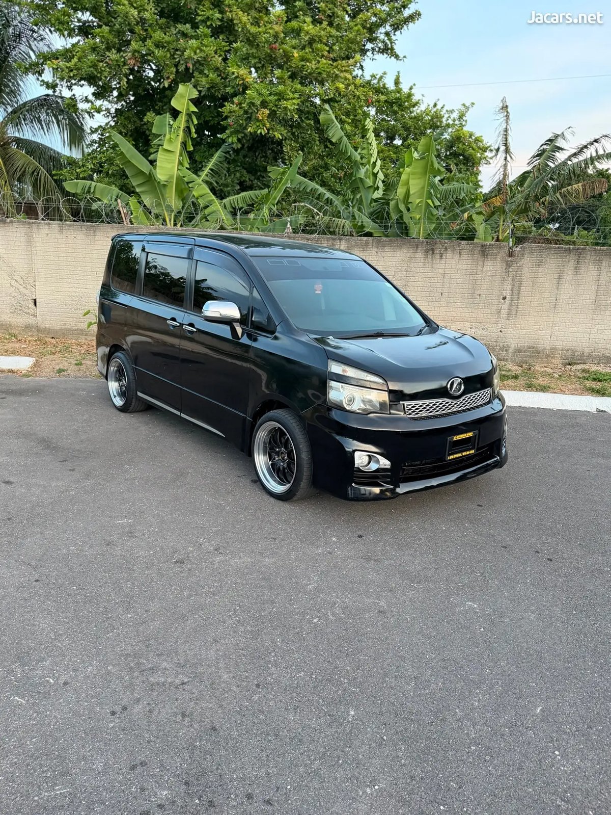 2011 TOYOTA VOXY