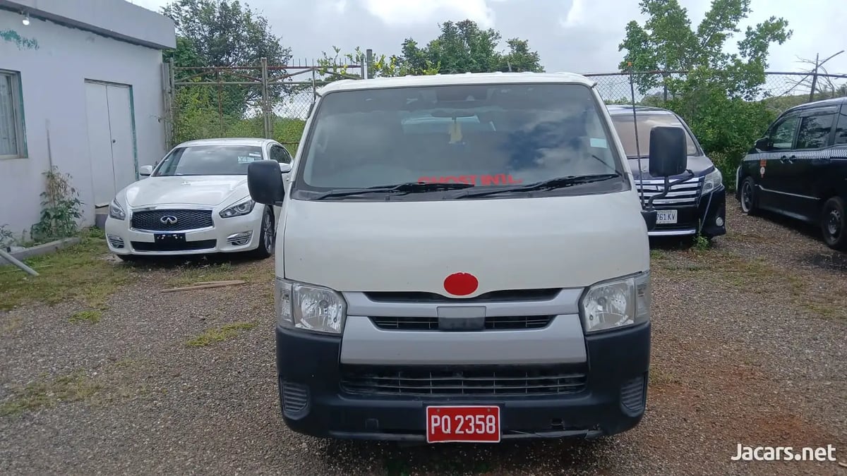 2018 TOYOTA Hiace