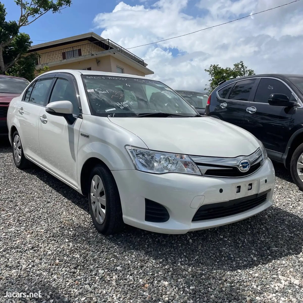 2015 TOYOTA Axio