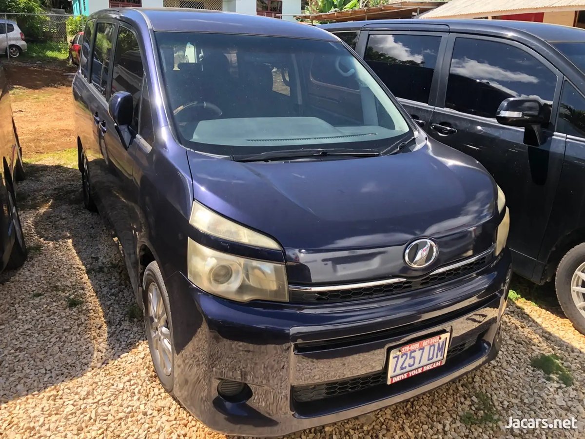 2011 TOYOTA Voxy