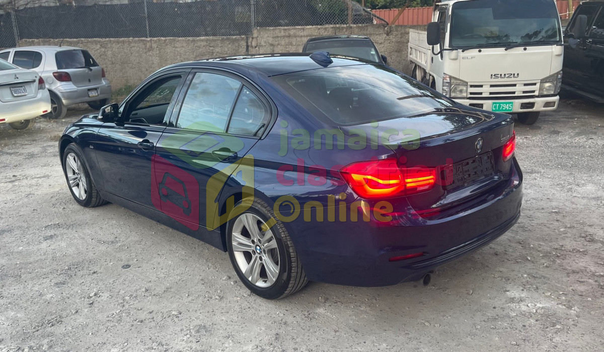 2016 BMW 318i