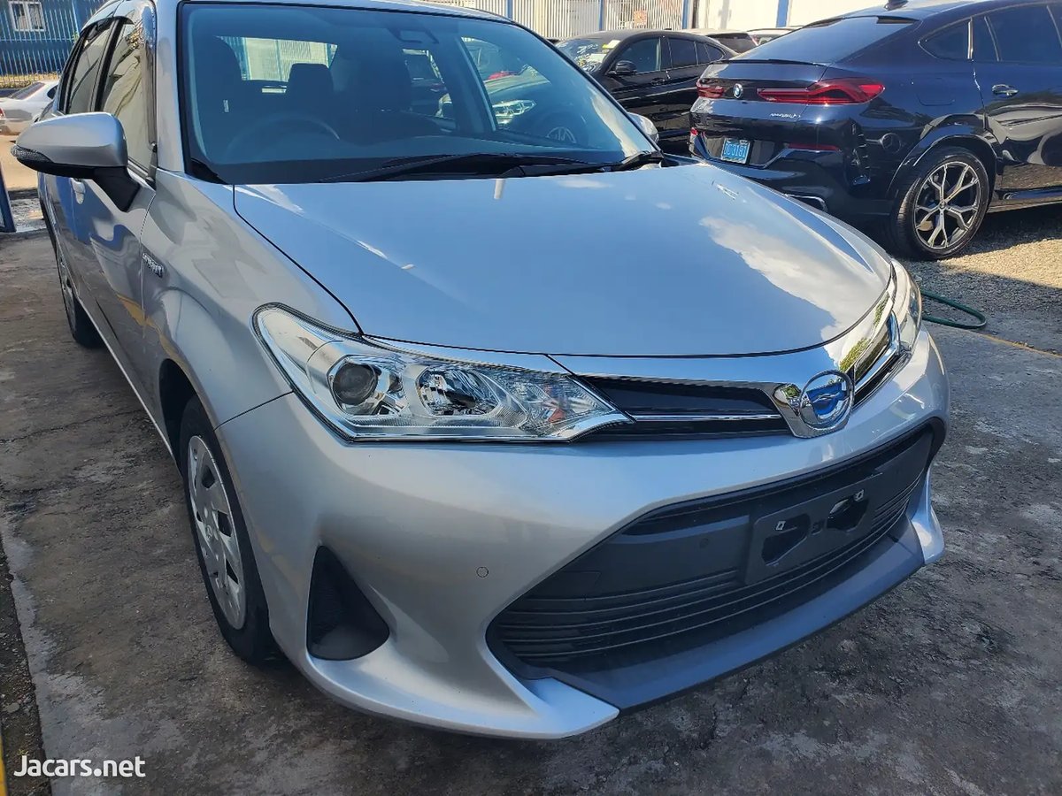 2020 TOYOTA Axio