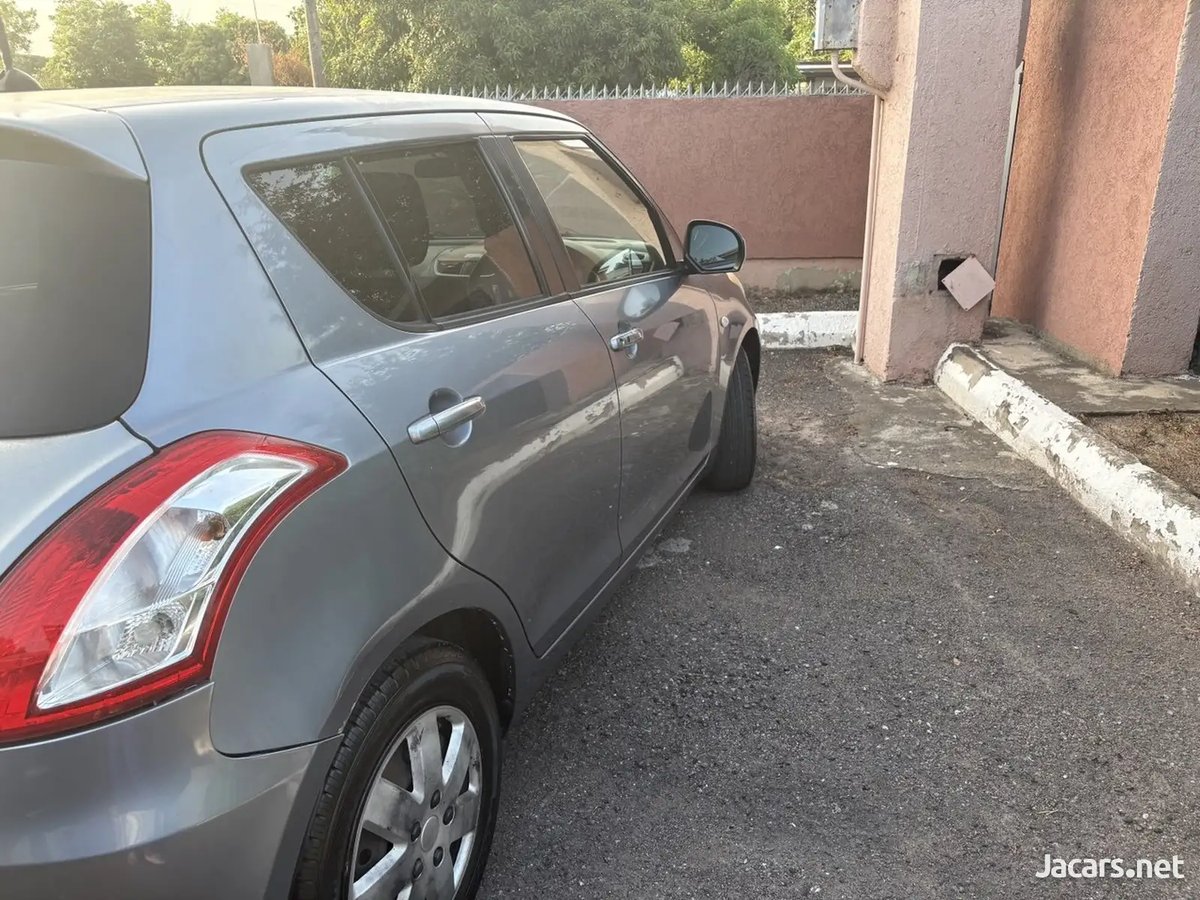 2015 SUZUKI Swift