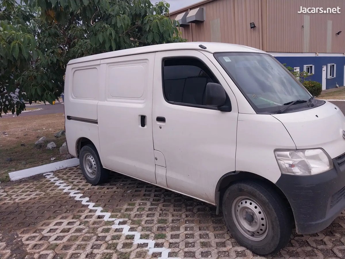 2023 TOYOTA LITEACE