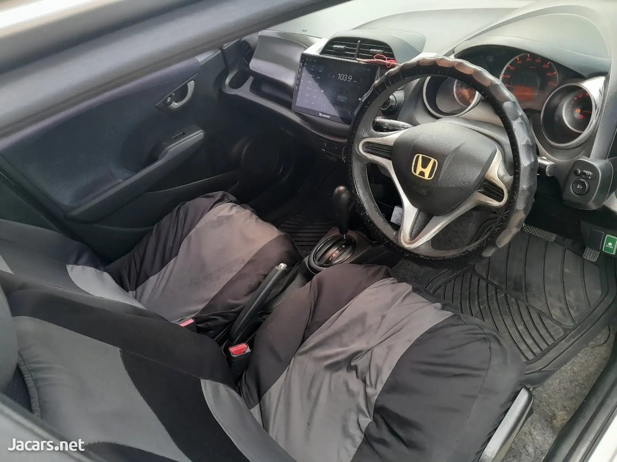 2011 HONDA Fit