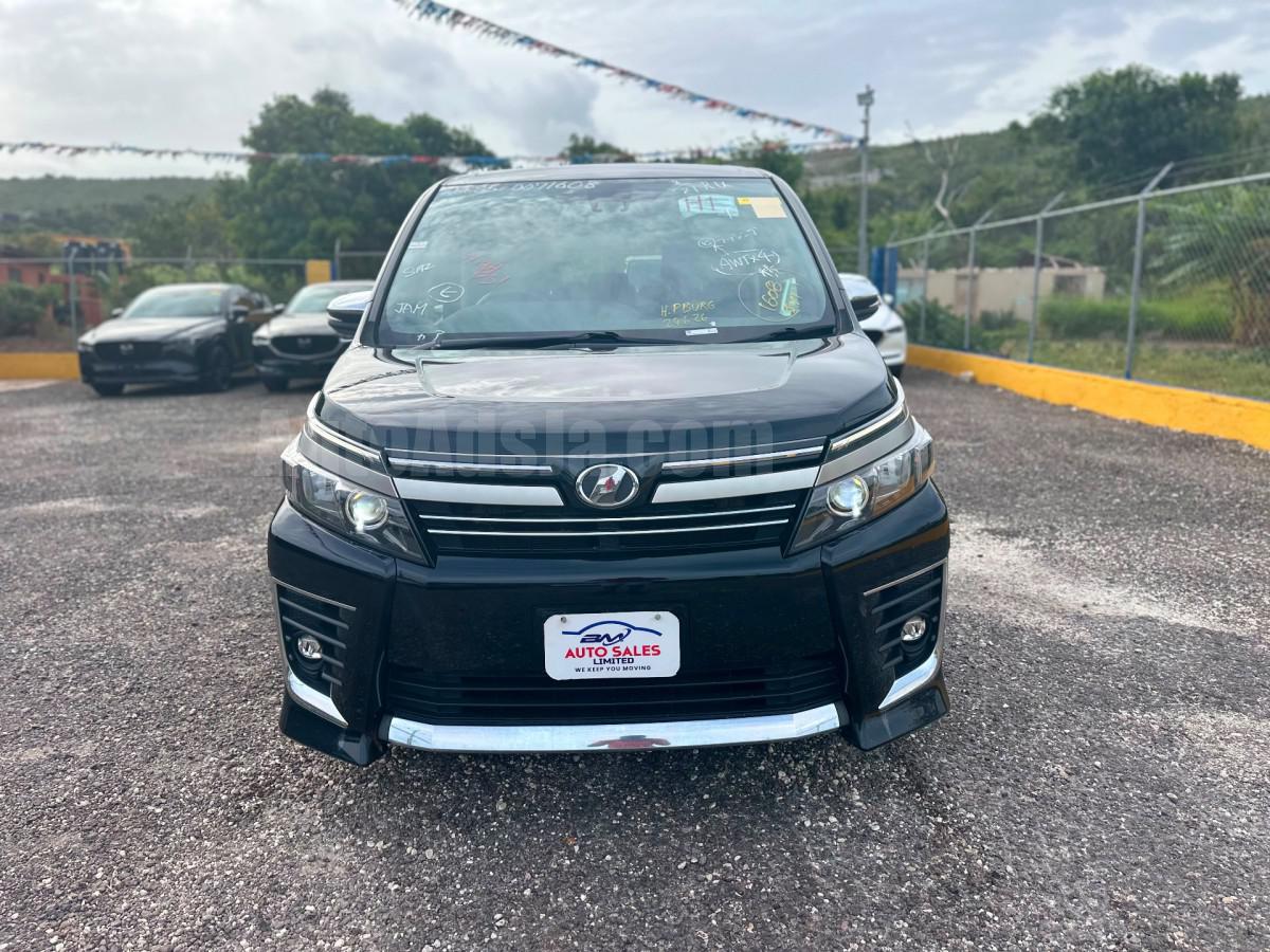 2017 TOYOTA VOXY