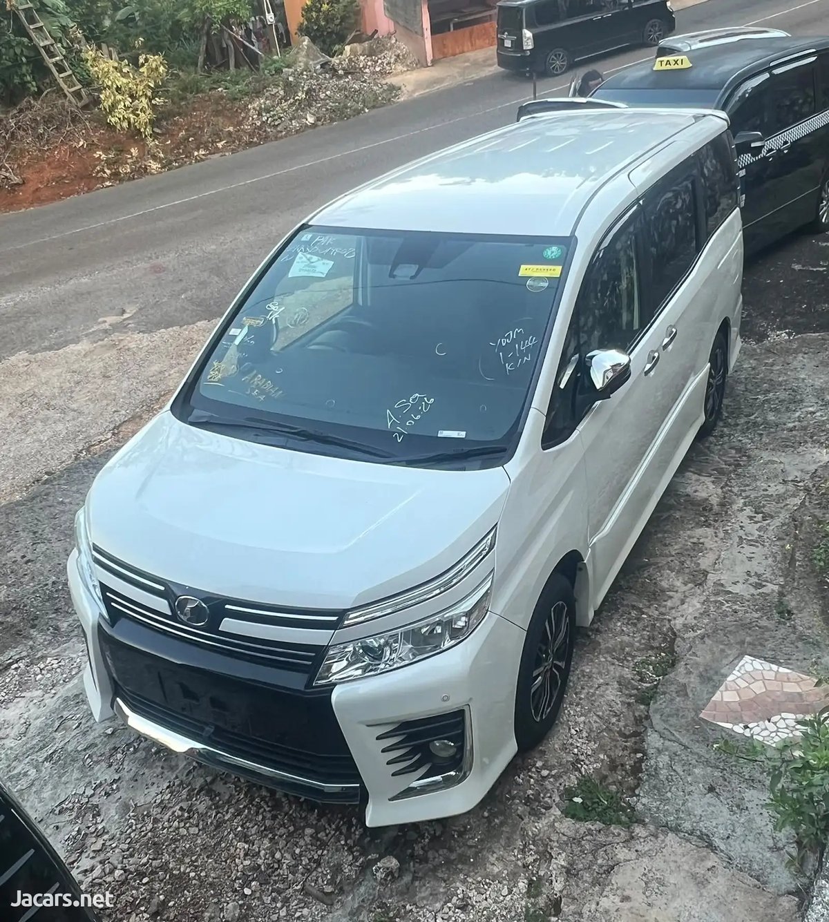 2016 TOYOTA Voxy
