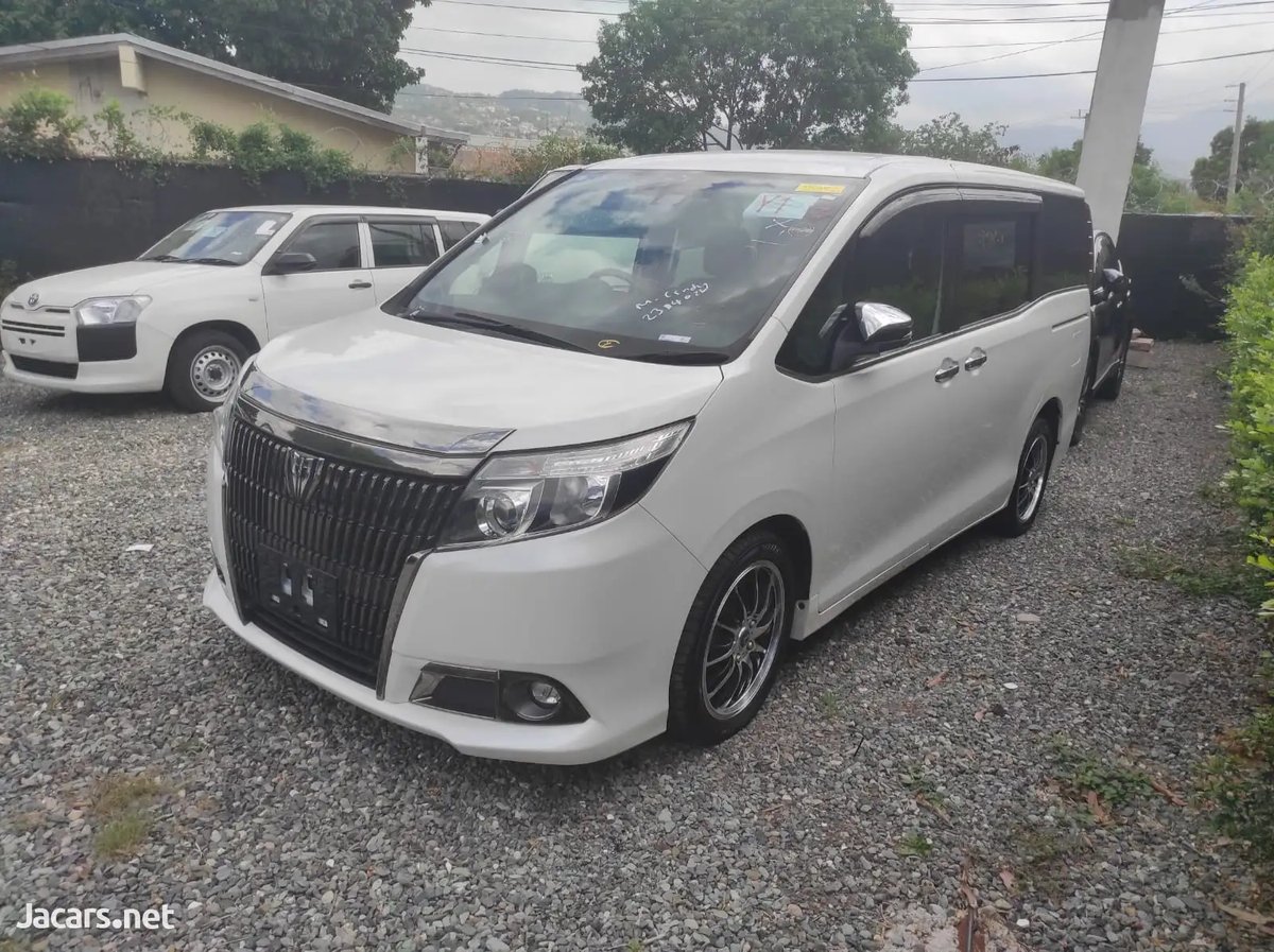 2017 TOYOTA Esquire