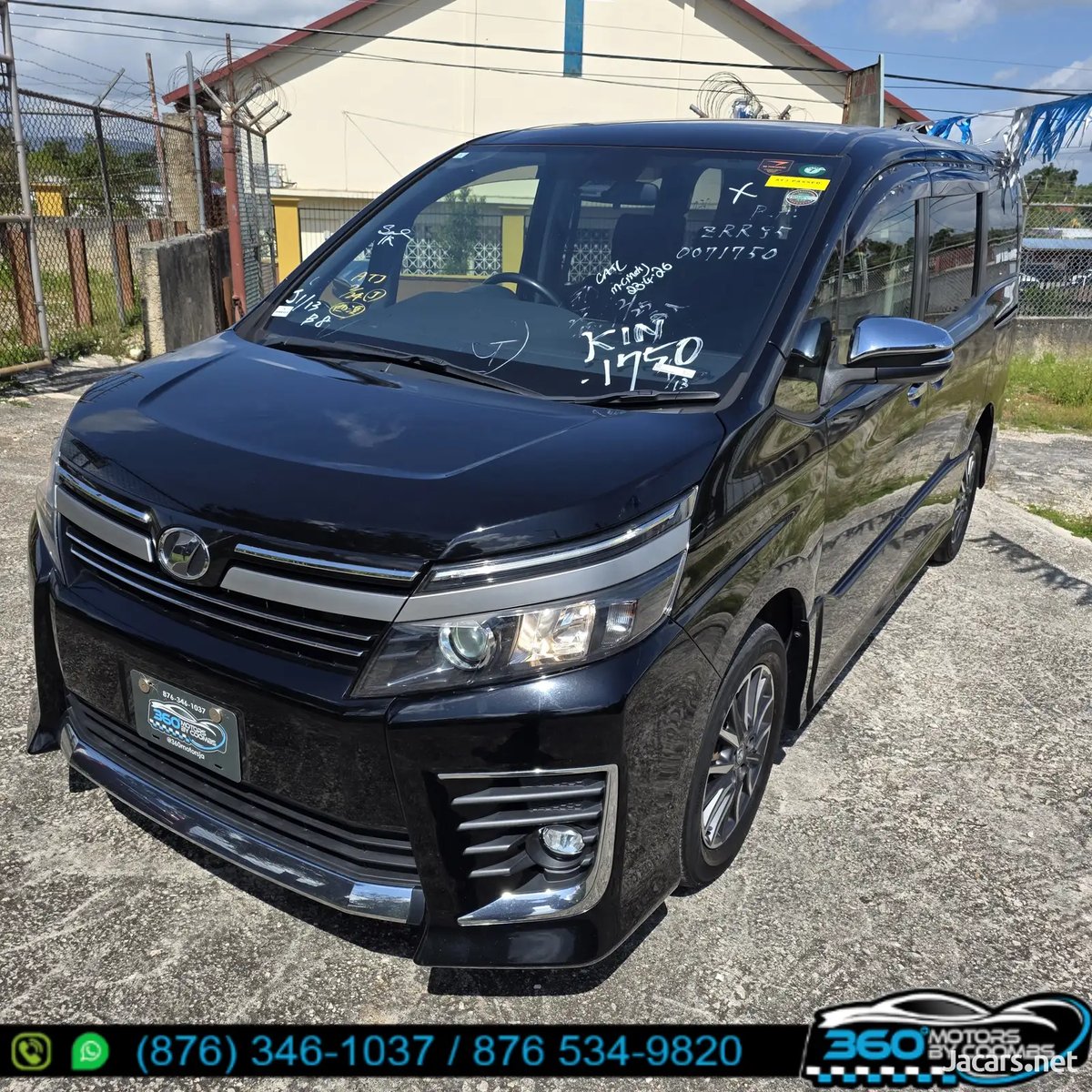2017 TOYOTA Voxy