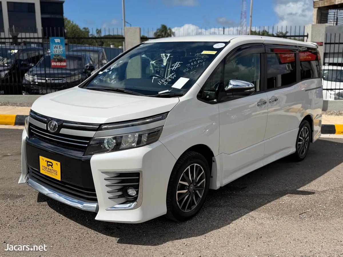 2016 TOYOTA Voxy