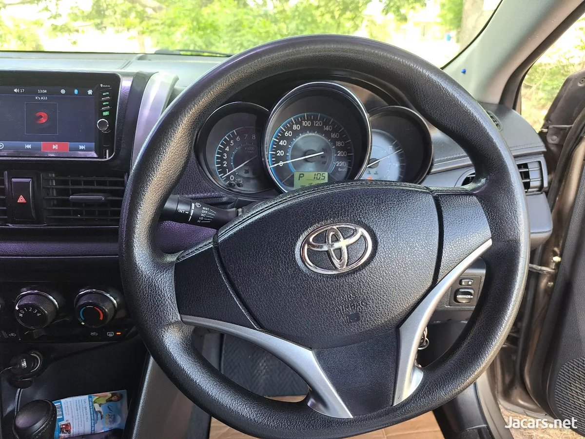 2017 TOYOTA Yaris