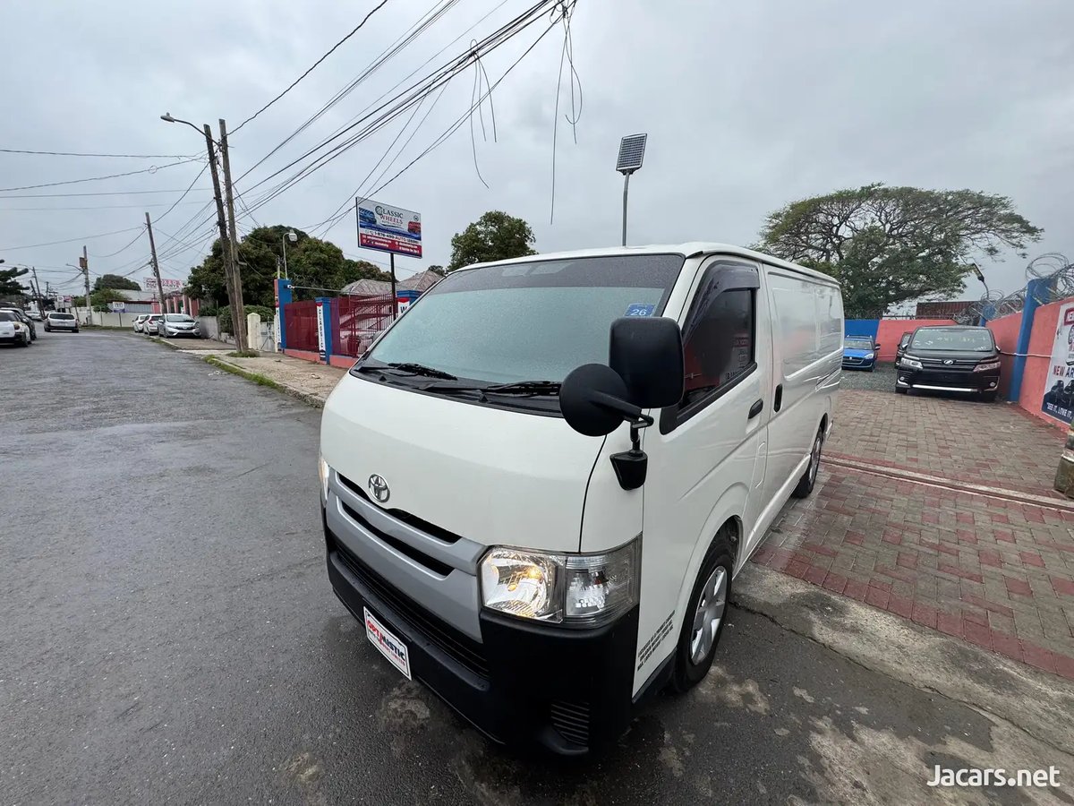 2019 TOYOTA Hiace