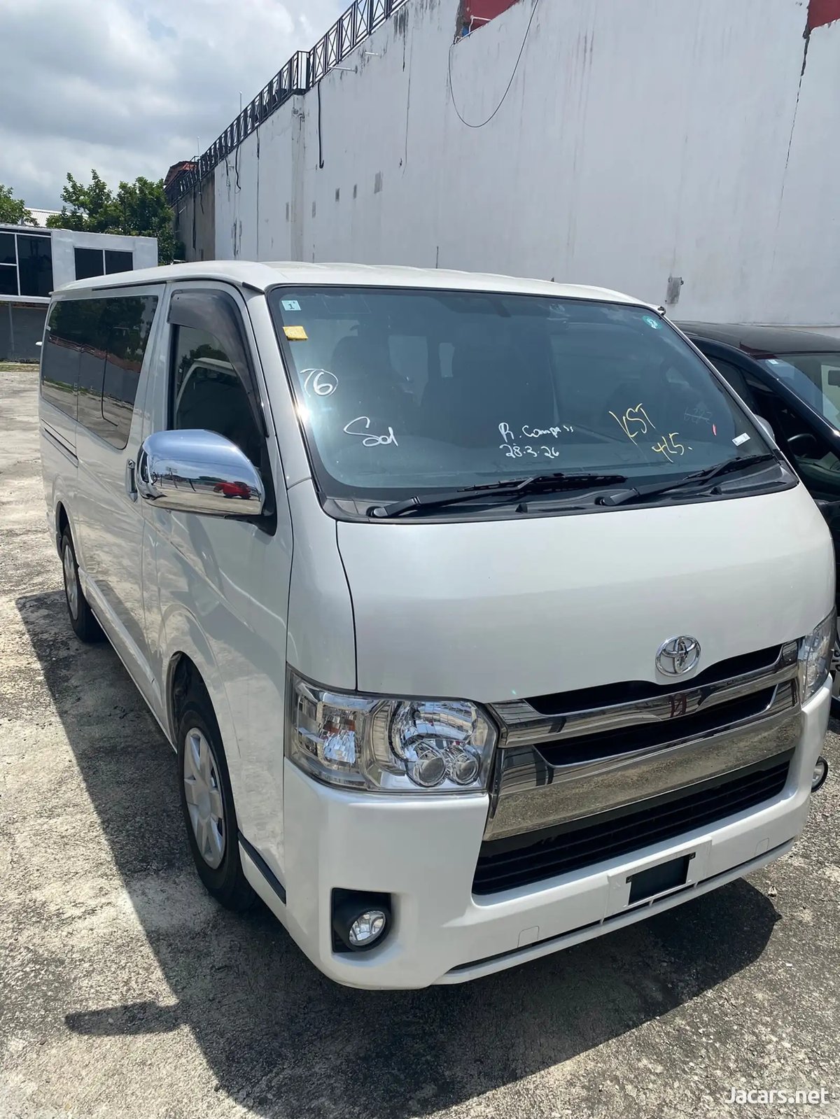 2020 TOYOTA Hiace