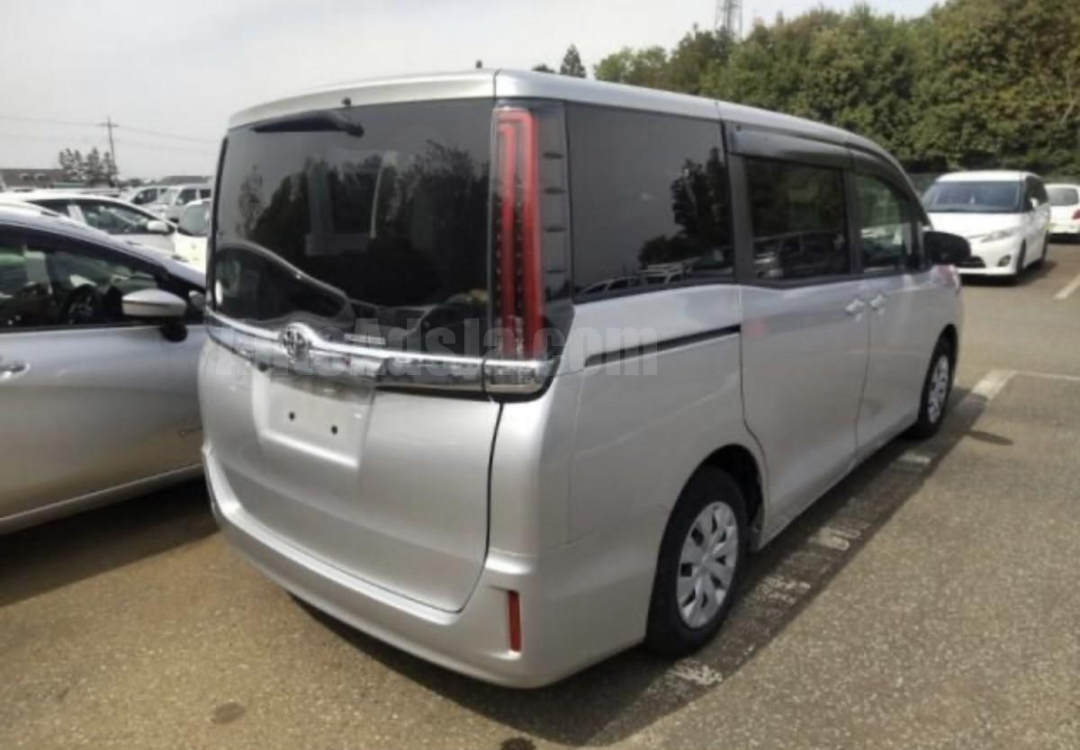 2021 TOYOTA NOAH