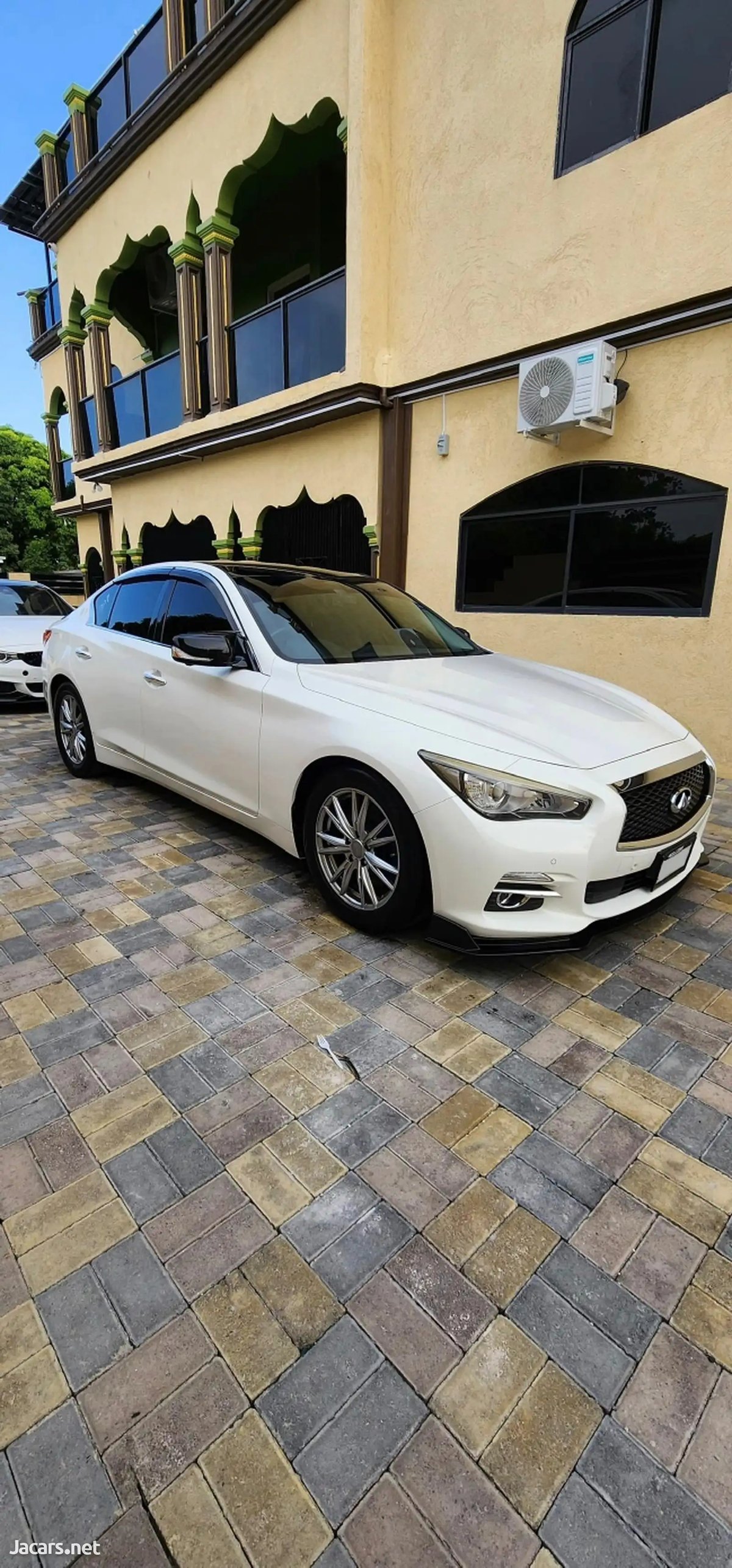 2016 NISSAN Skyline
