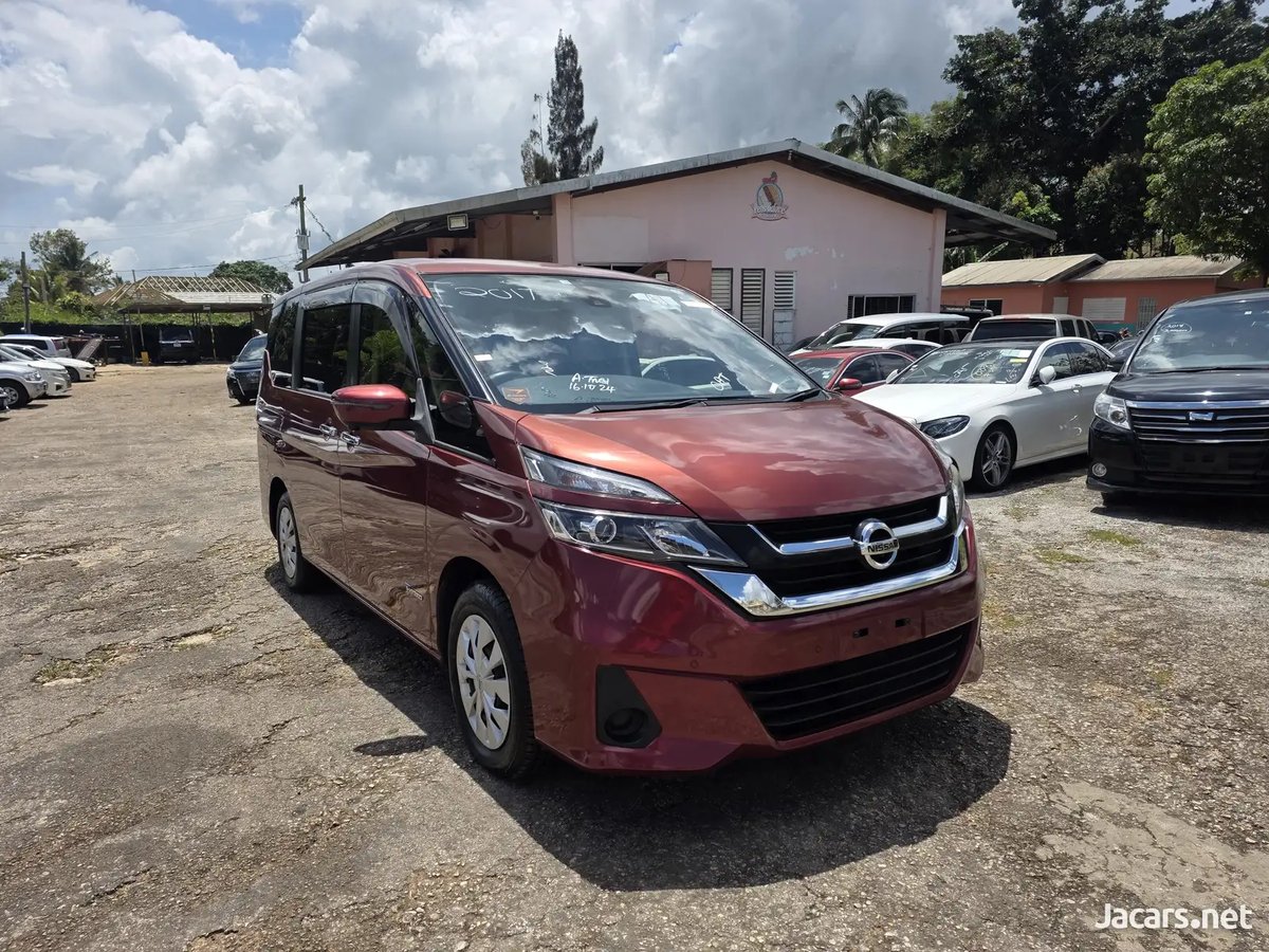 2017 NISSAN Serena