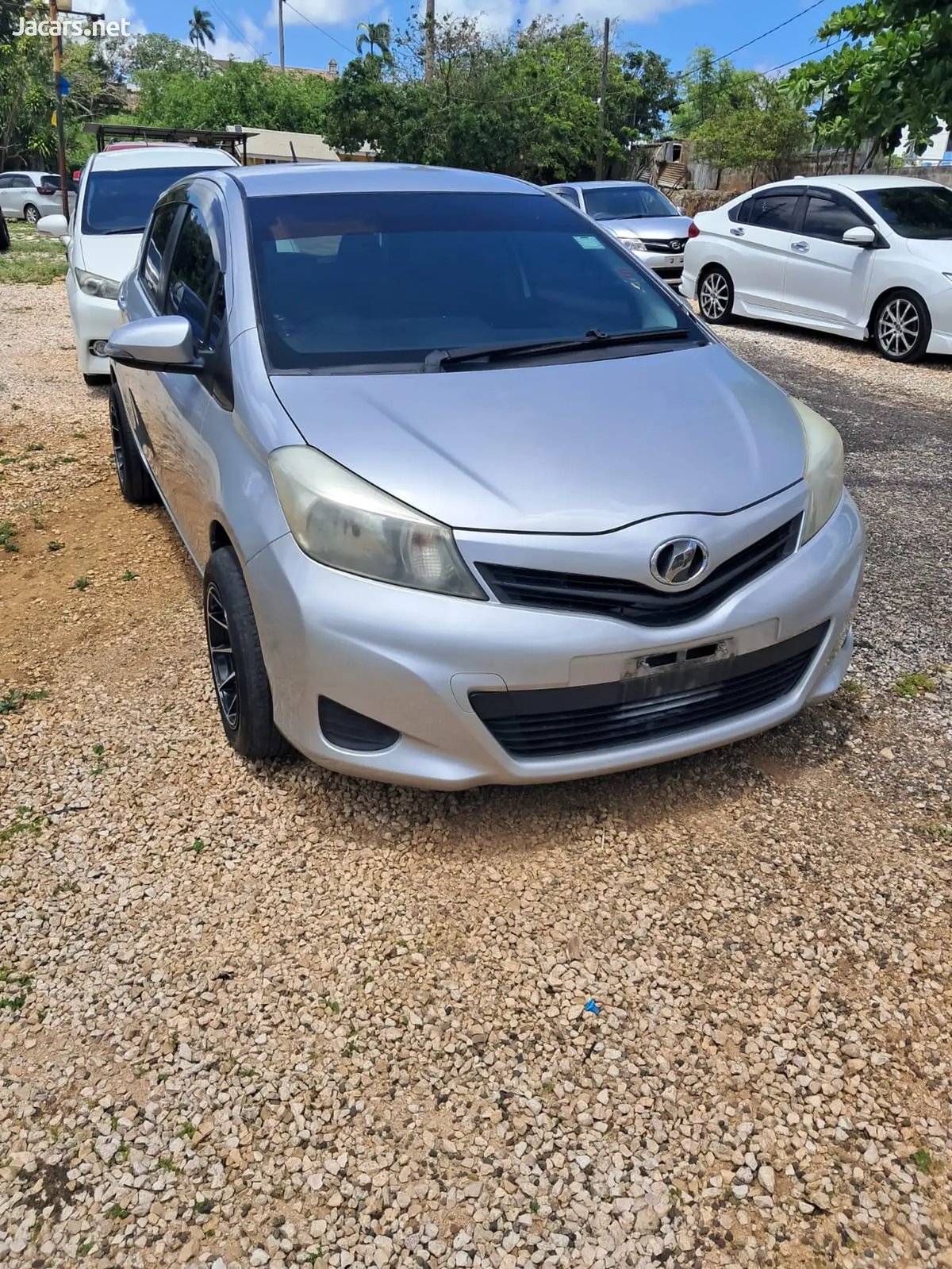 2013 TOYOTA Vitz