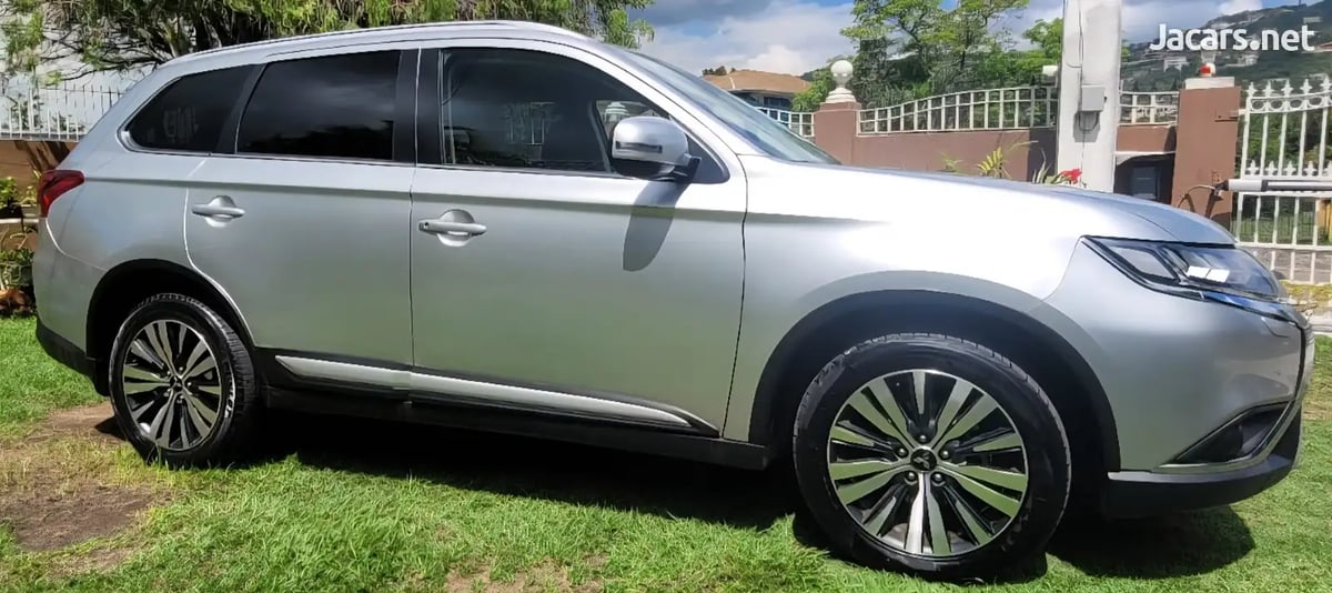 2021 MITSUBISHI Outlander/Airtrek