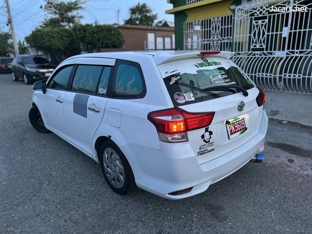 2017 TOYOTA Fielder