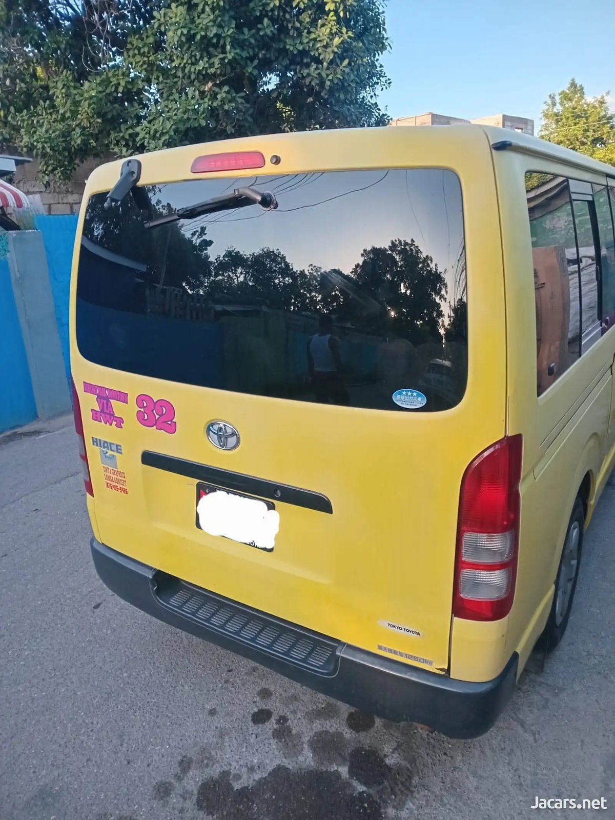 2010 TOYOTA hiace