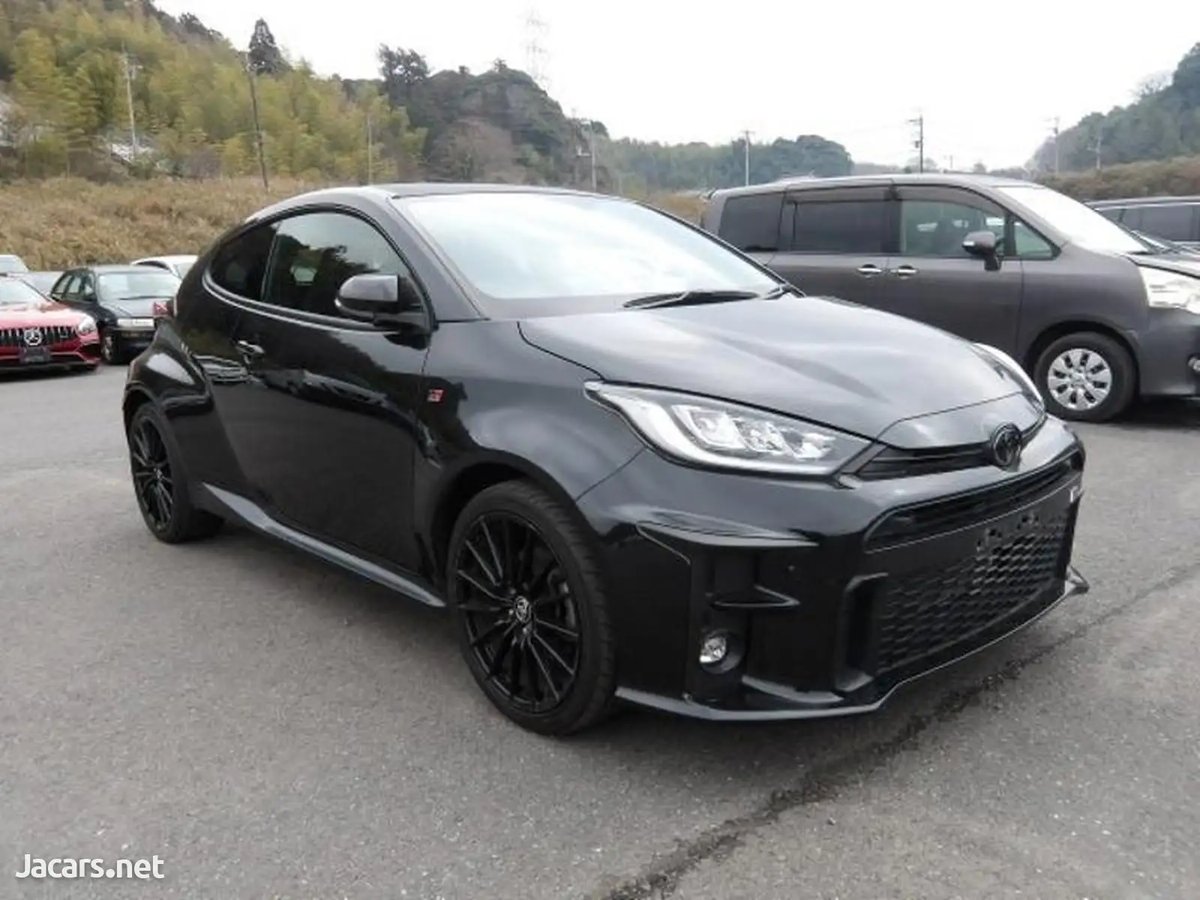 2021 TOYOTA Vitz