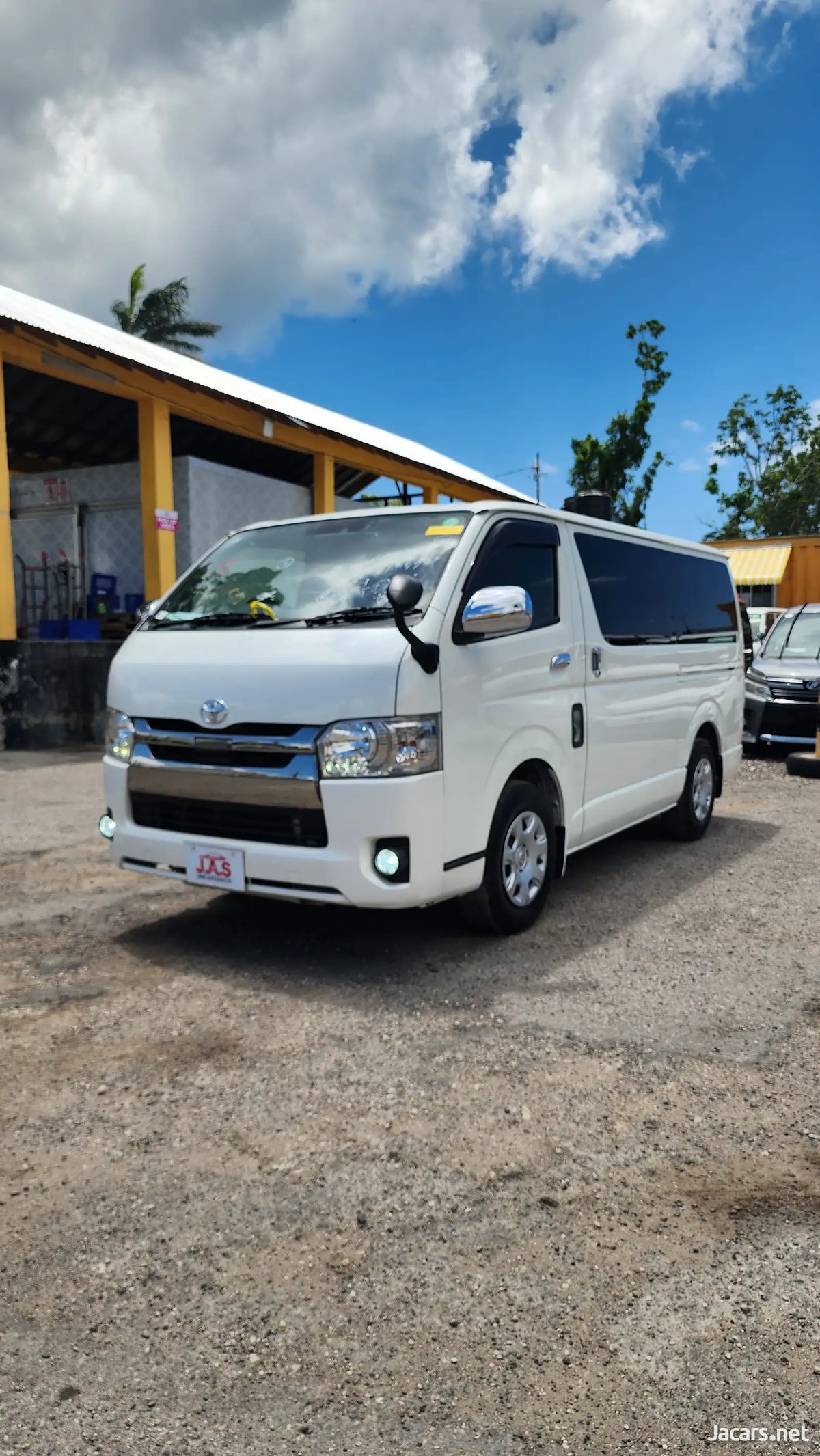 2020 TOYOTA Hiace