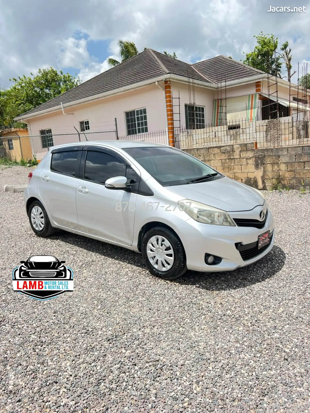 2013 TOYOTA Vitz