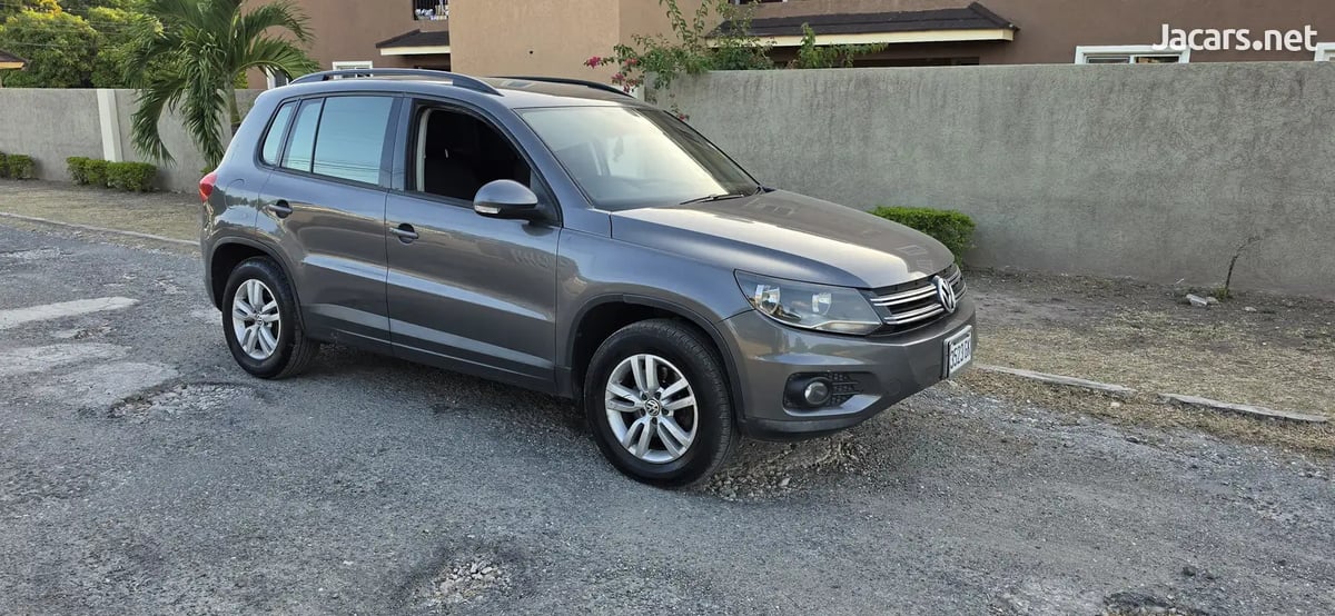 2013 VOLKSWAGEN Tiguan