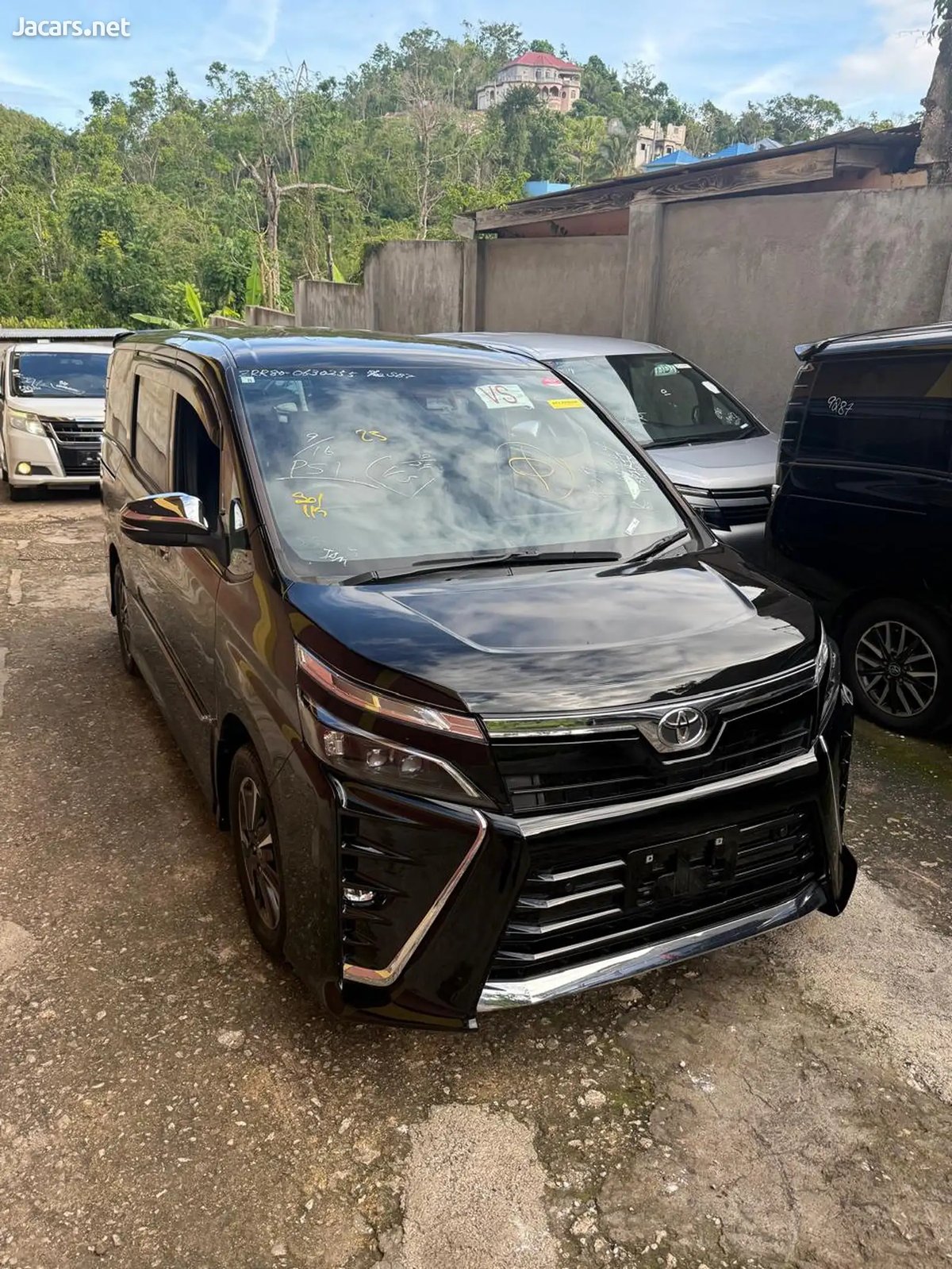 2020 TOYOTA Voxy