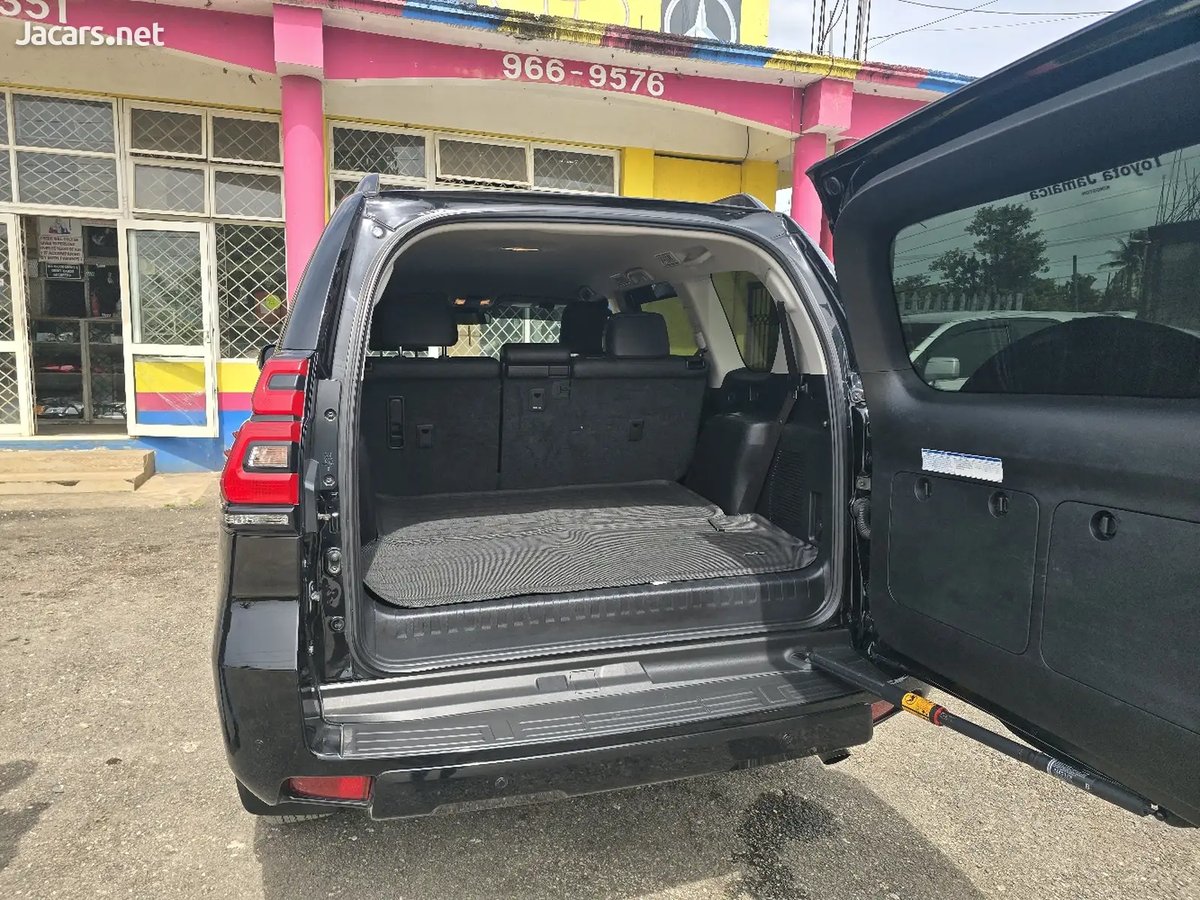 2022 TOYOTA Land