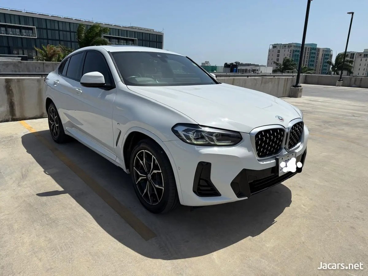 2023 BMW X4