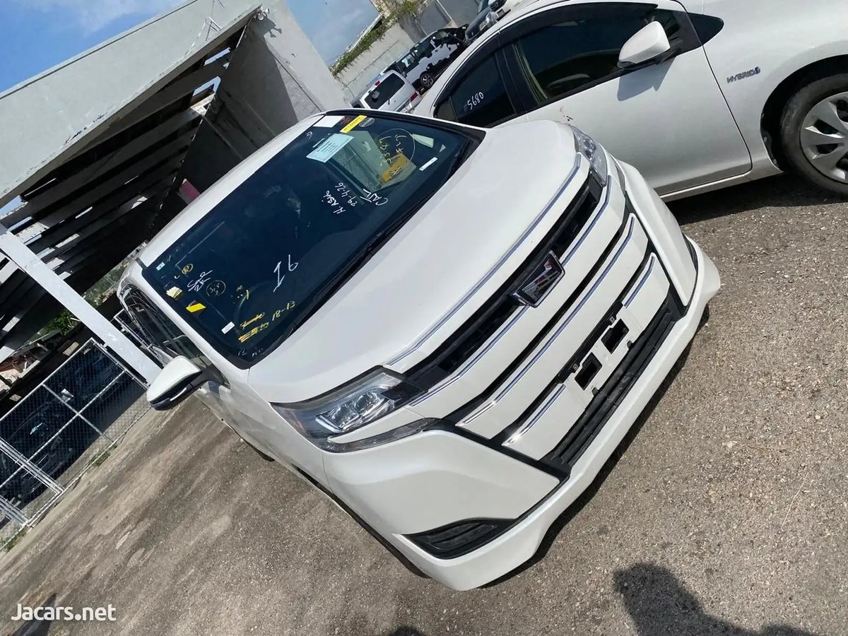 2021 TOYOTA Noah