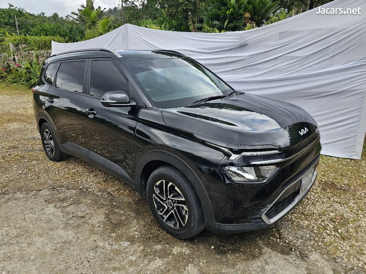 2023 KIA Carens