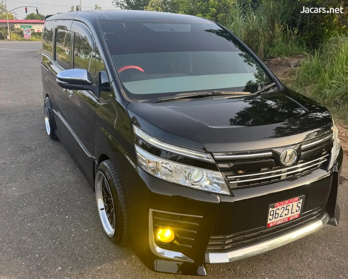 2015 TOYOTA Voxy