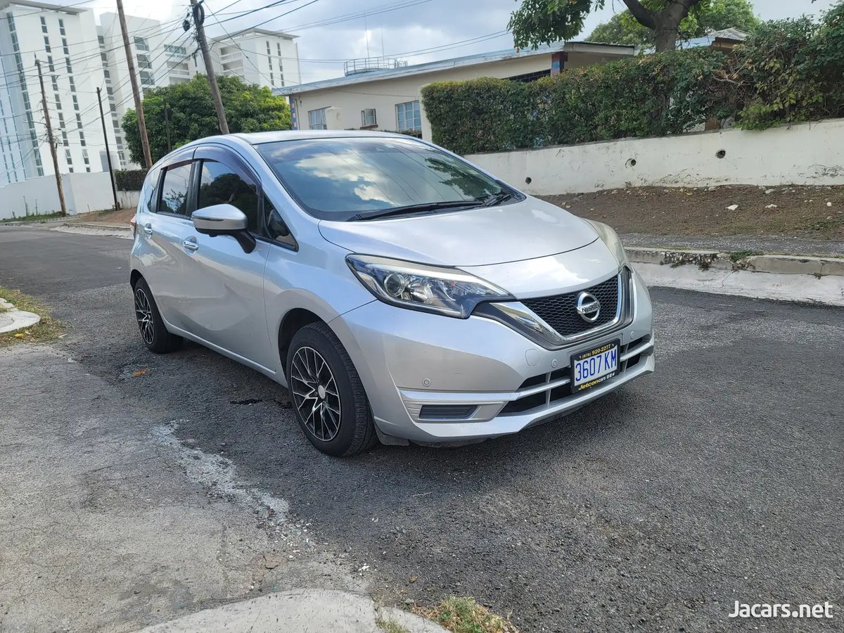 2017 NISSAN Note