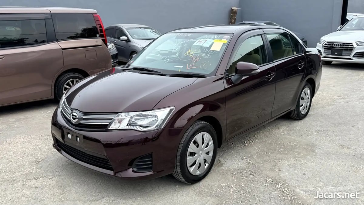 2014 TOYOTA Axio