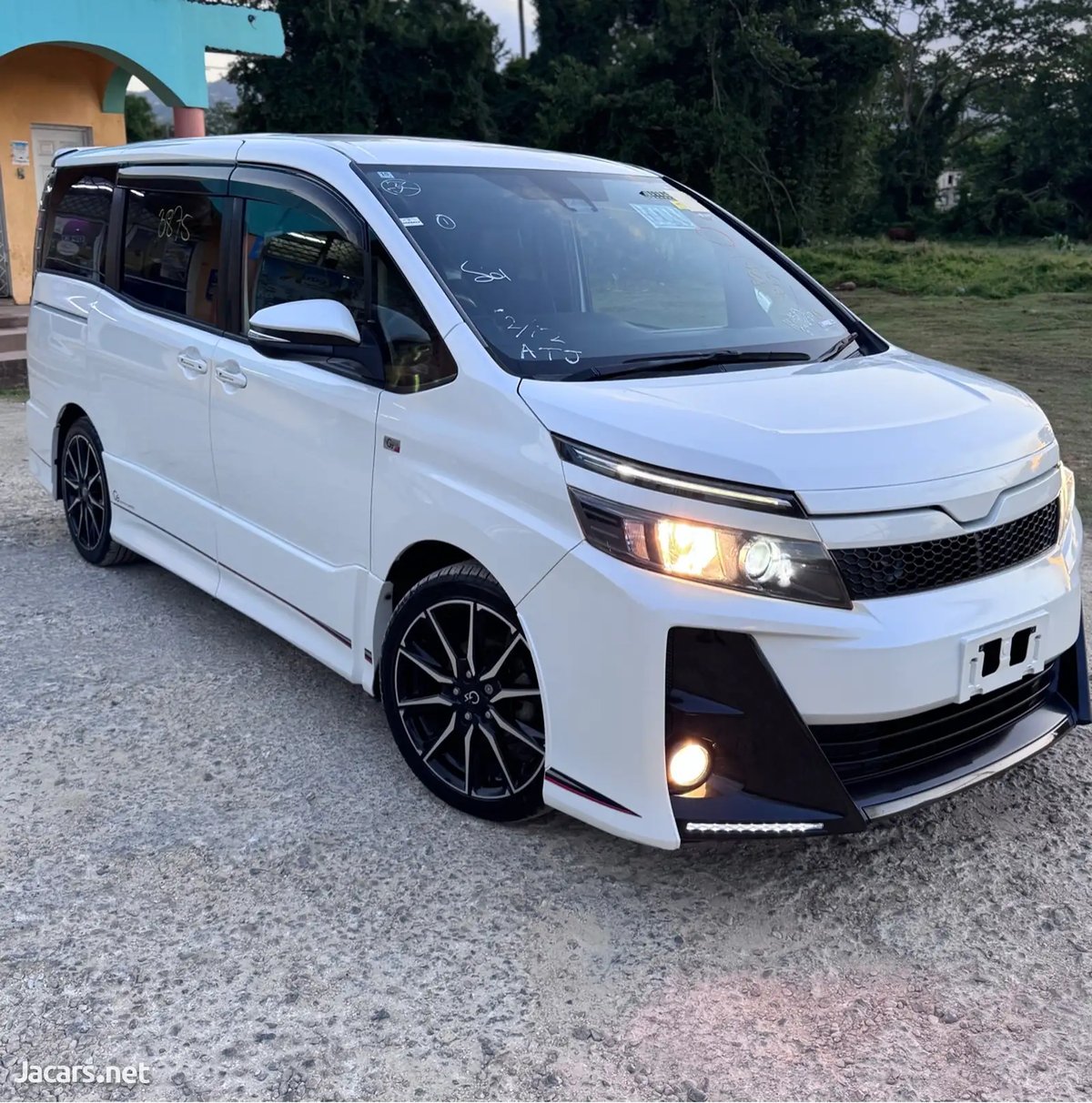 2016 TOYOTA Voxy