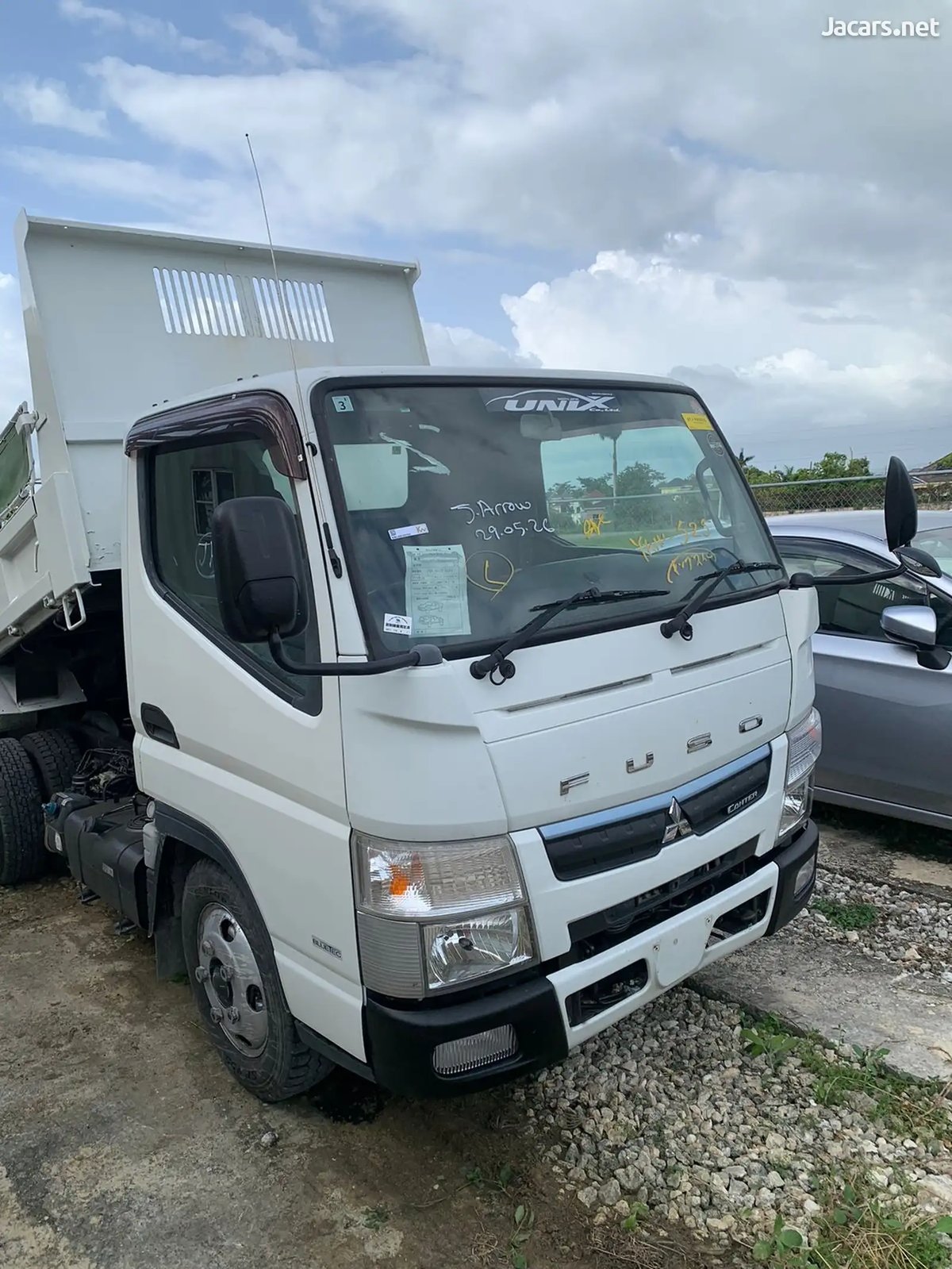 MITSUBISHI Fuso