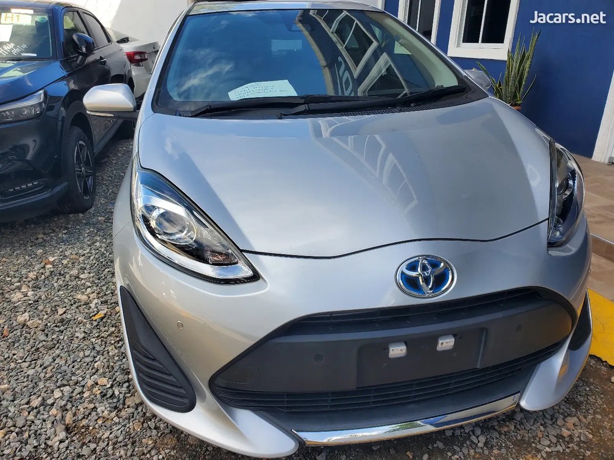 2020 TOYOTA Aqua