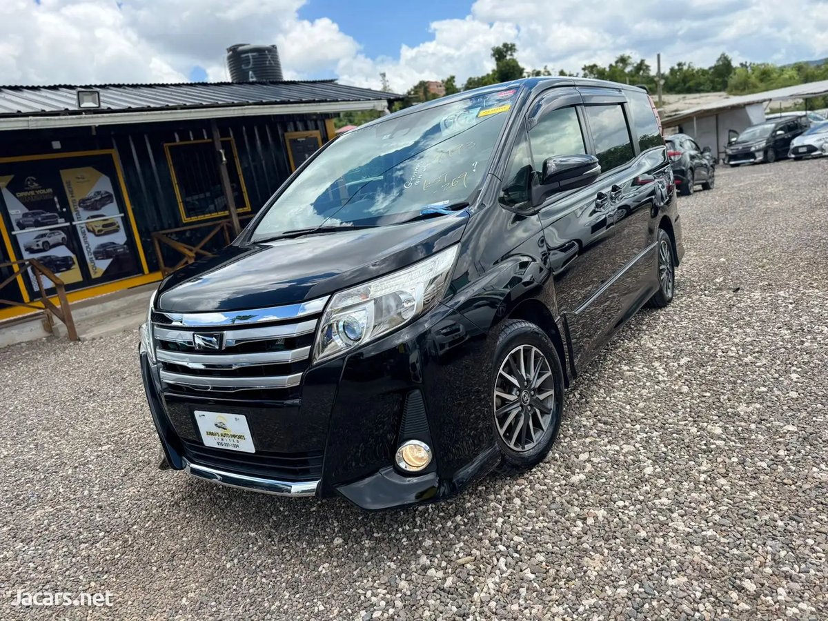 2016 TOYOTA Noah
