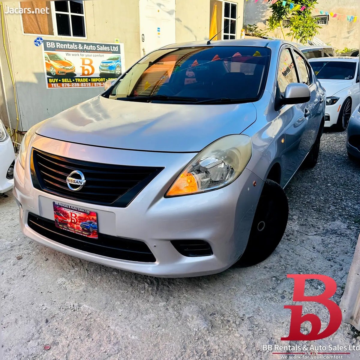 2013 NISSAN Latio