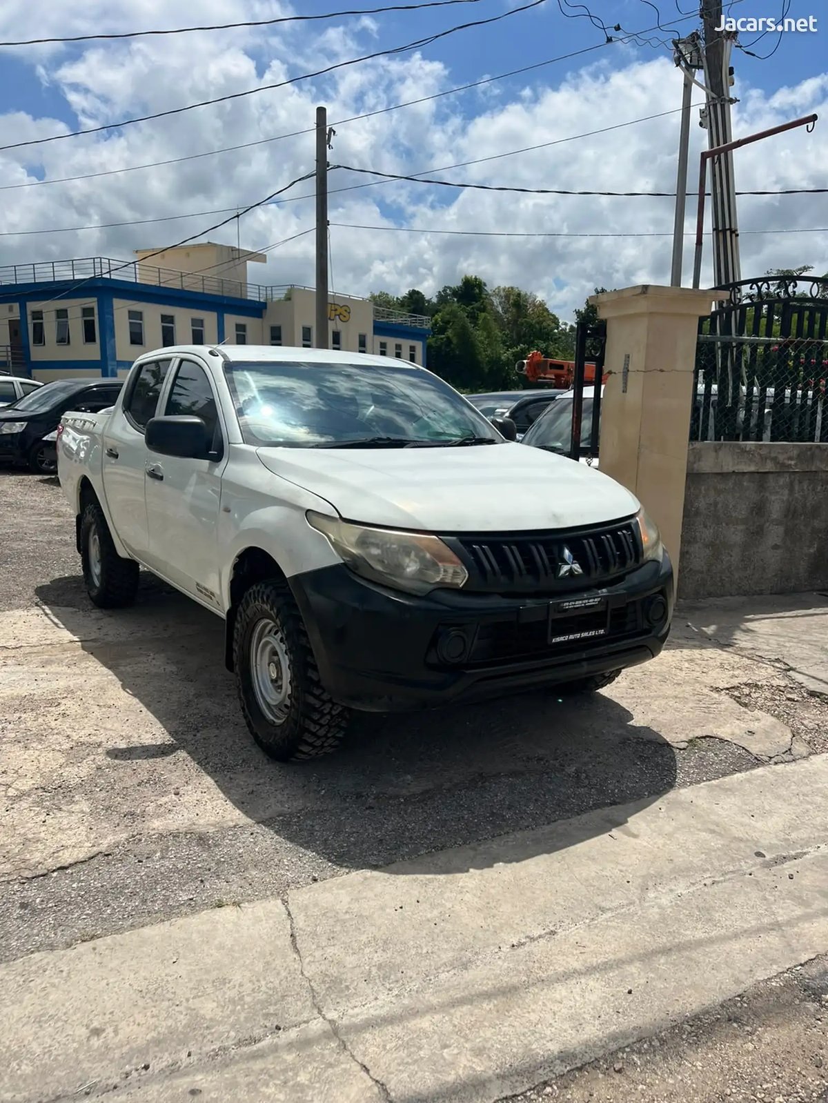 2016 MITSUBISHI L200
