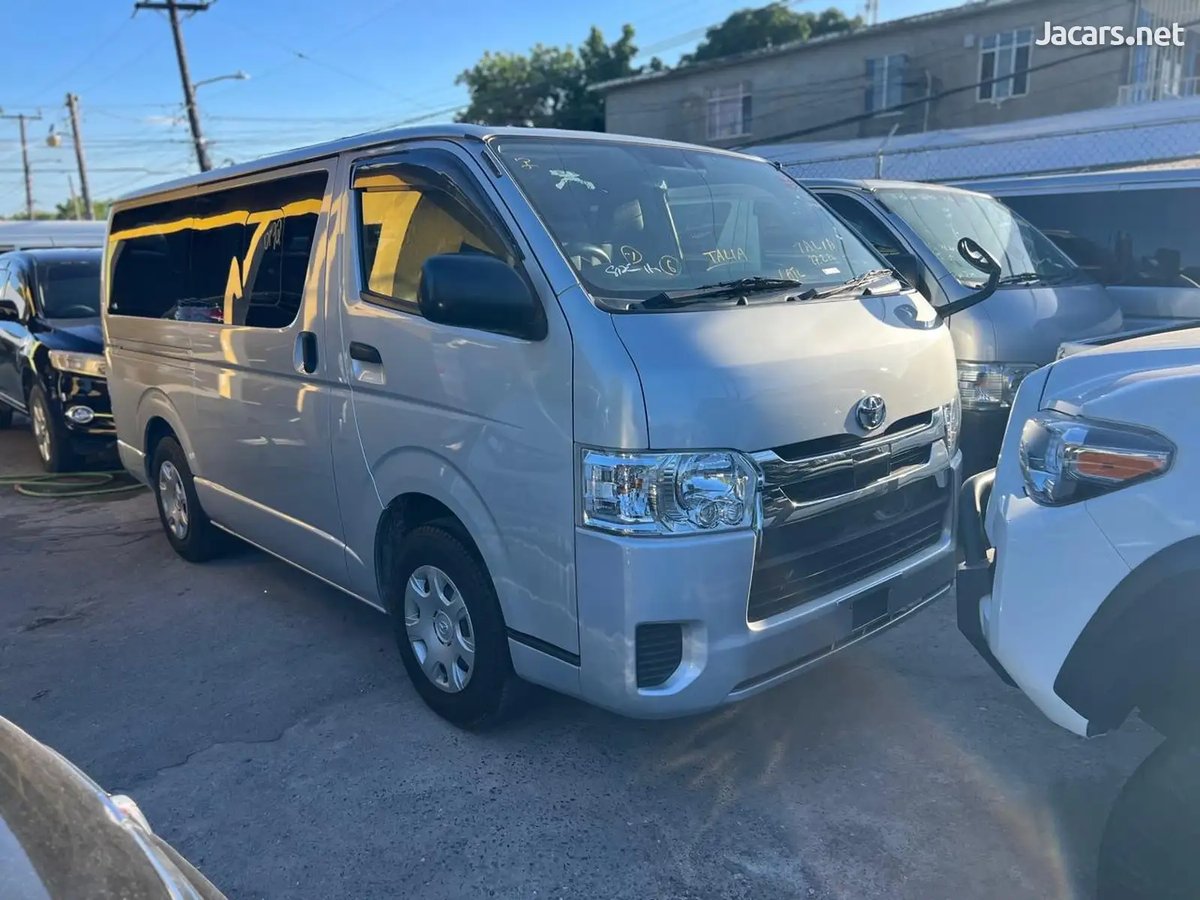 2019 TOYOTA Hiace